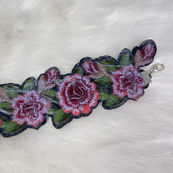 Embroidered Floral Patch Choker Necklace Pink Green Black Adjustable NWOT - Picture 9 of 16